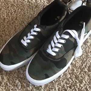 Men’s camo shoes